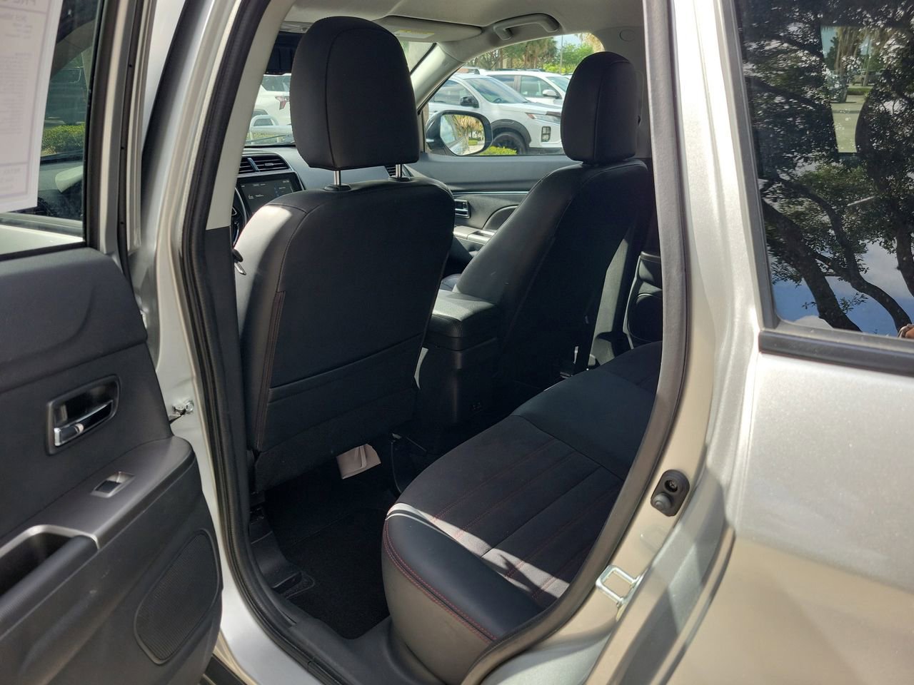 Used 2025 Mitsubishi Outlander Sport SE AWD/4WD image 9
