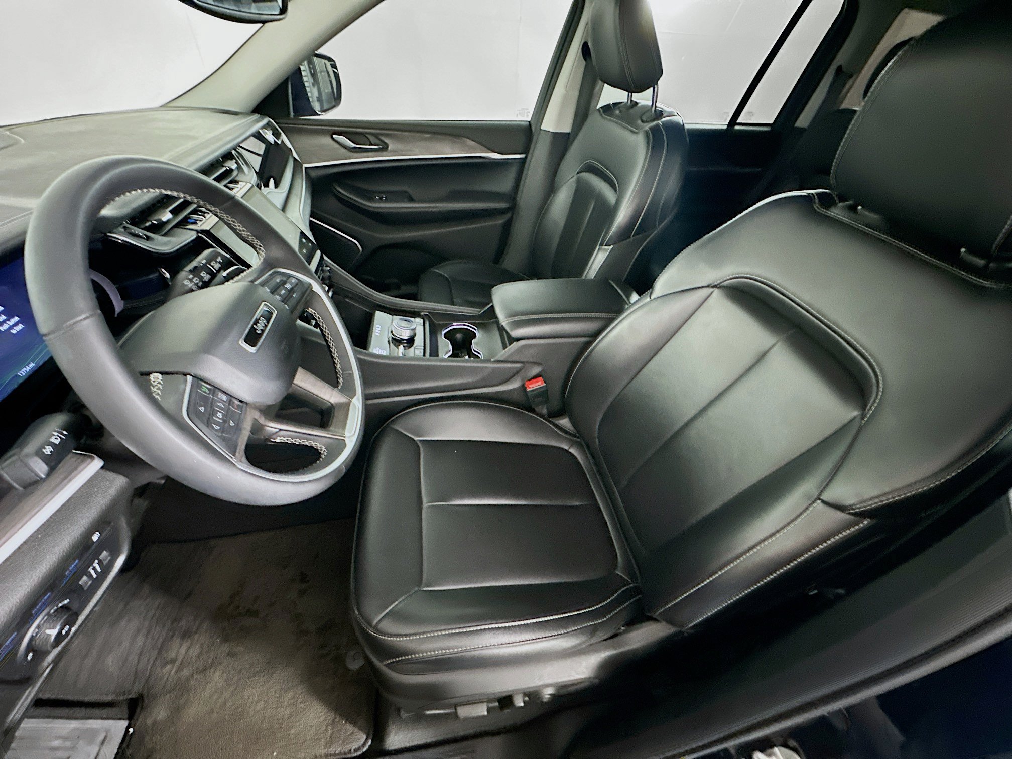 Used 2024 Jeep Grand Cherokee Limited 4xe AWD/4WD image 13