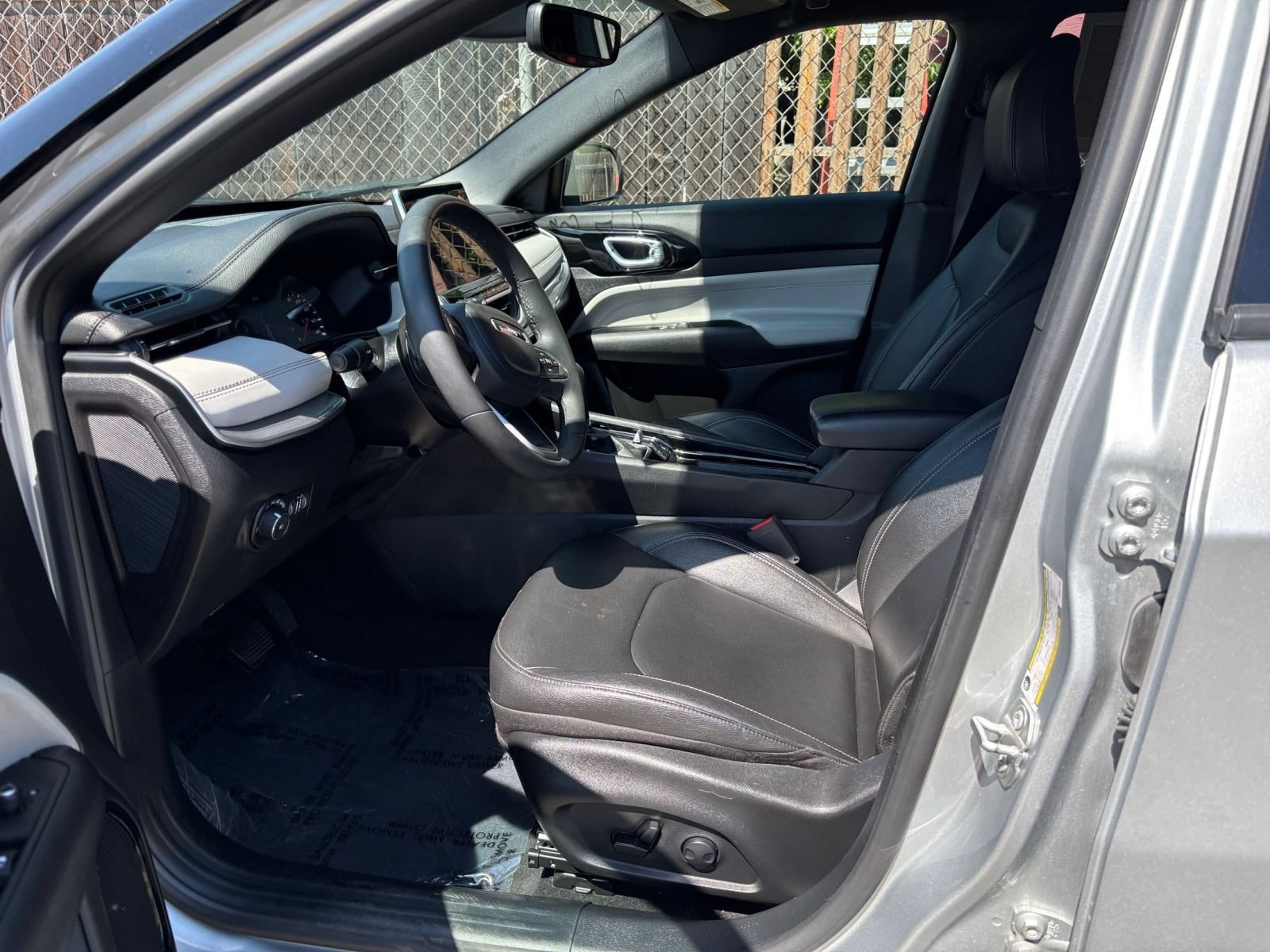 Used 2025 Jeep Compass Limited AWD/4WD image 28