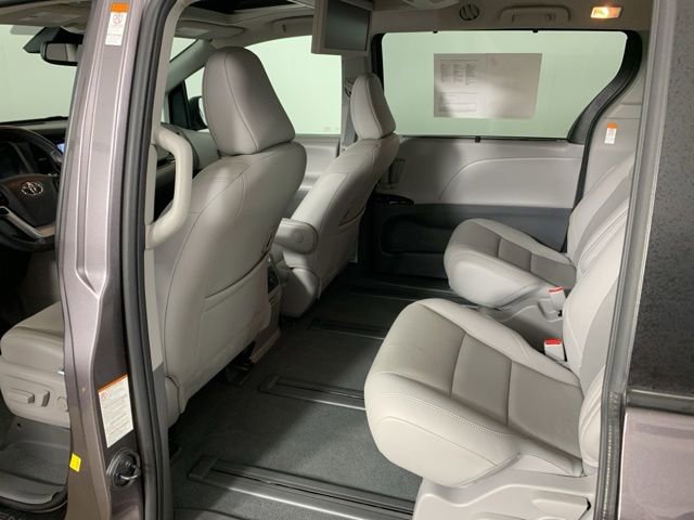 Used 2020 Toyota Sienna XLE Premium AWD/4WD image 34