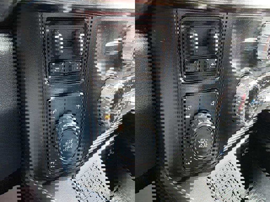 Used 2024 Ford F350 Lariat image 44