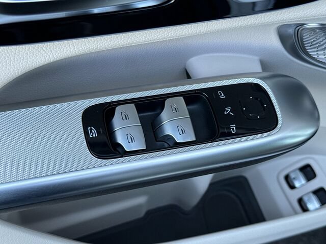 Certified 2026 Mercedes-Benz GLC 350e 4MATIC image 12