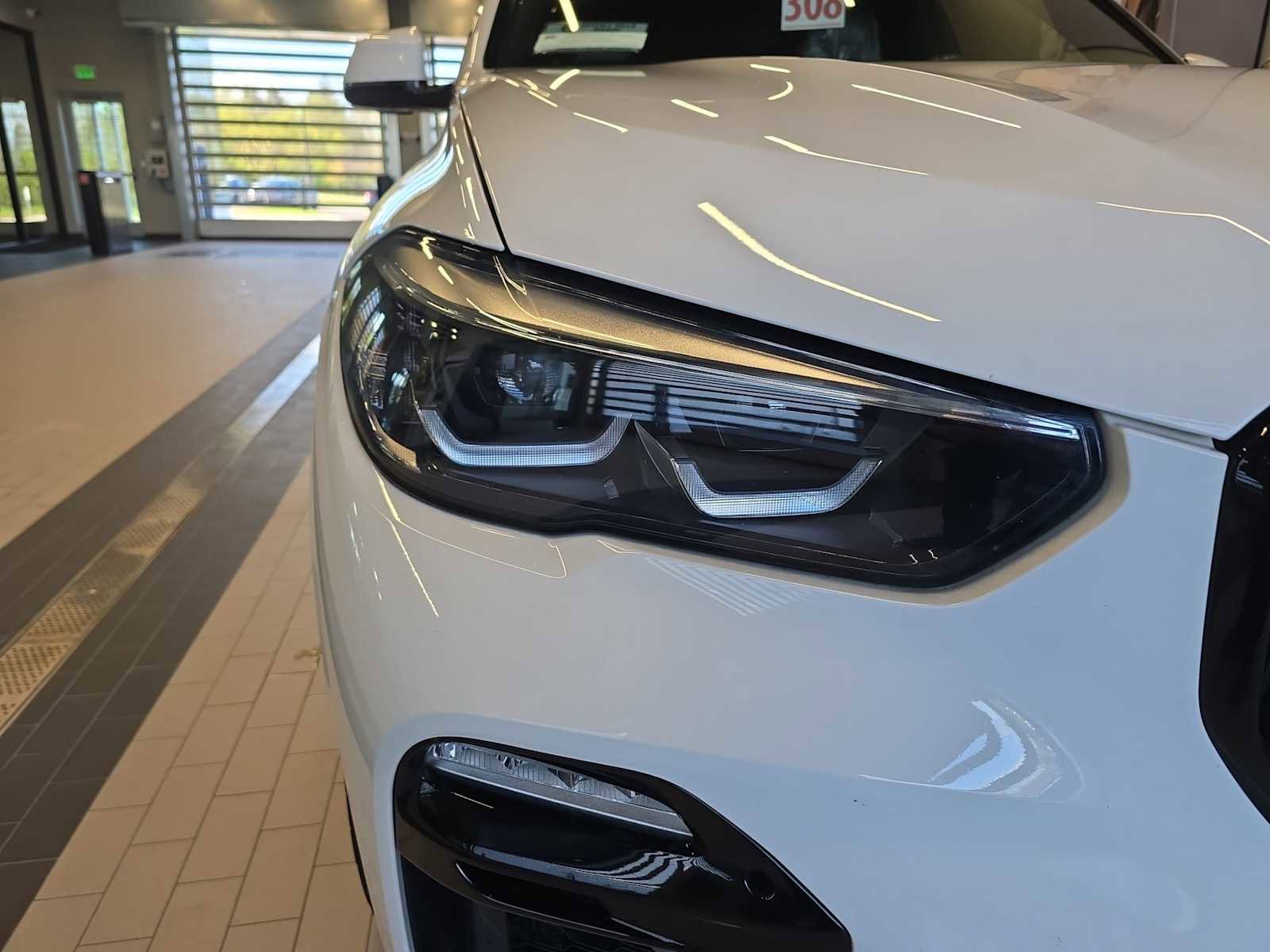 Used 2020 BMW X5 xDrive40i w/ M Sport Package AWD/4WD image 15