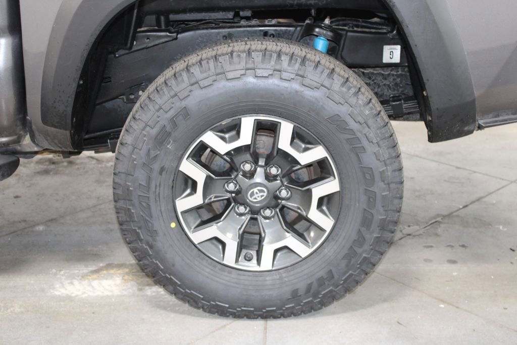 Used 2021 Toyota Tacoma TRD Off-Road AWD/4WD image 17