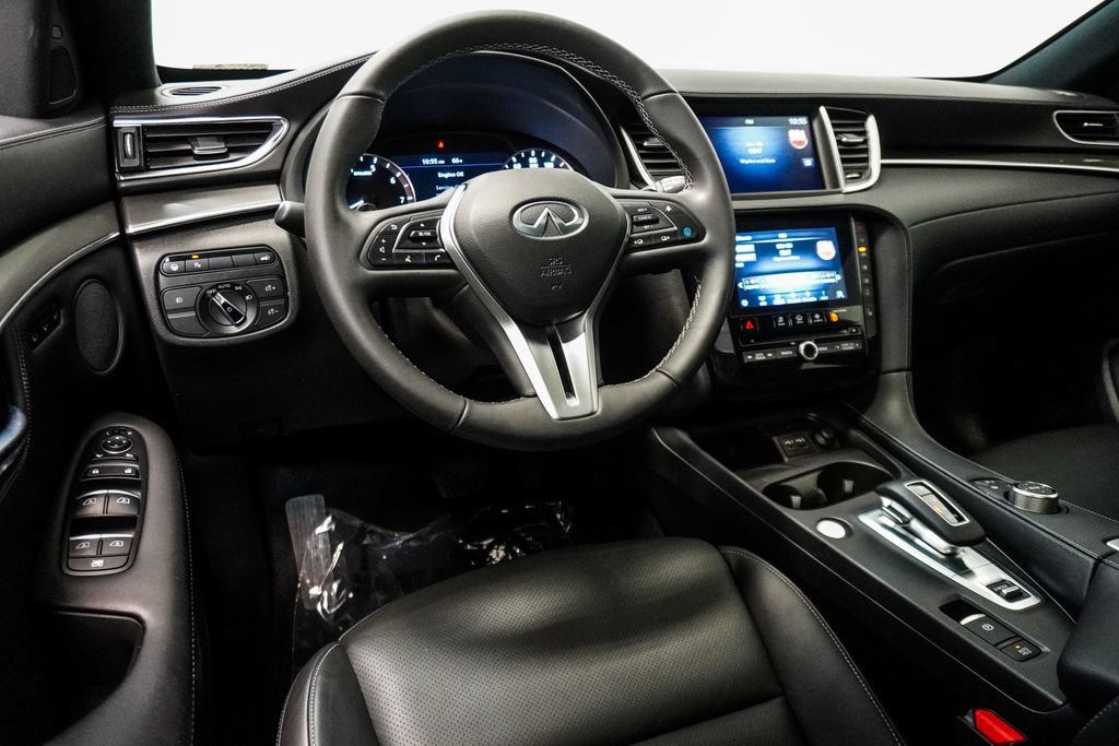 Used 2024 INFINITI QX55 Luxe w/ Cargo Package AWD/4WD image 17
