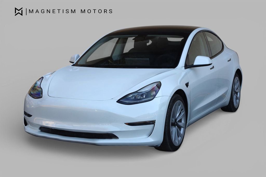 Used 2023 Tesla Model 3 Standard Range image 4