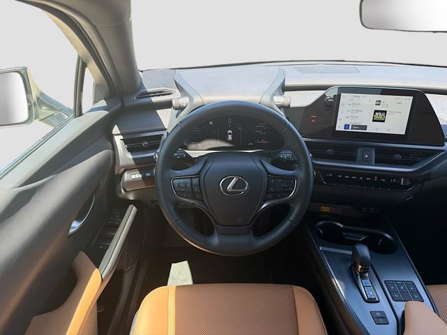Used 2025 Lexus UX 300h FWD w/ Accessory Package (Z1) image 17