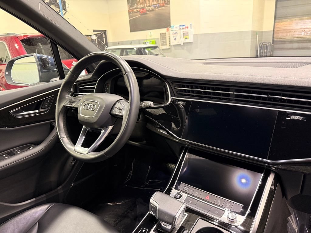Used 2023 Audi Q7 2.0T Premium Plus w/ Premium Plus Package AWD/4WD image 32