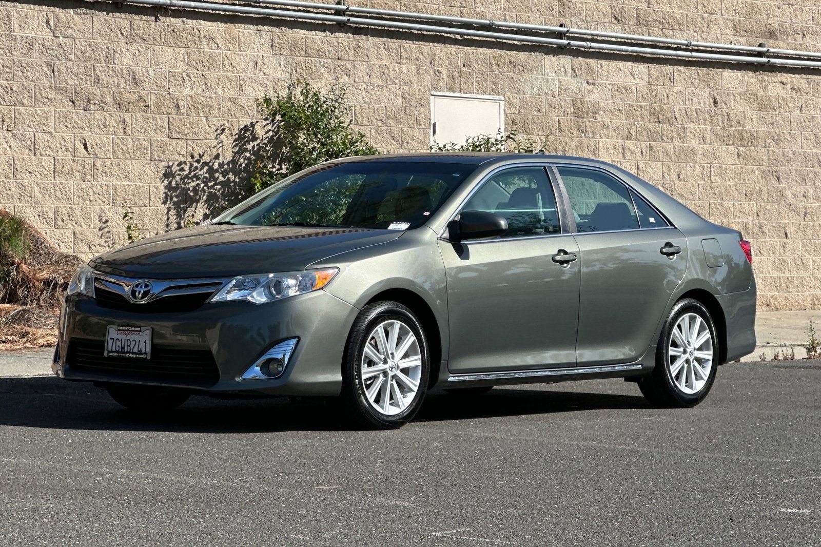 Used 2014 Toyota Camry XLE FWD image 7