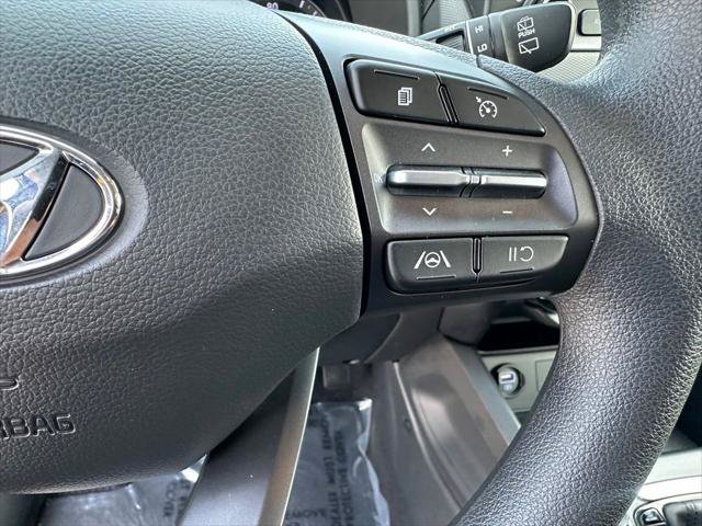 Used 2022 Hyundai Kona SEL w/ Cargo Package AWD/4WD image 15