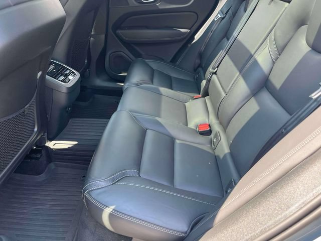 Used 2024 Volvo XC60 B5 Ultimate w/ Climate Package AWD/4WD image 11