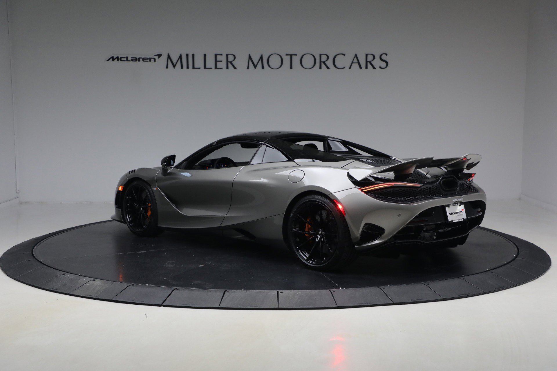 Used 2025 McLaren 750S Spider image 16