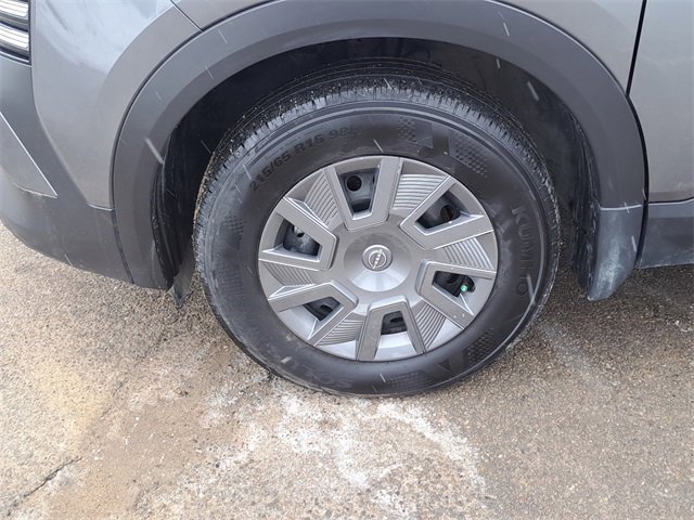 Used 2025 Nissan Kicks S image 9