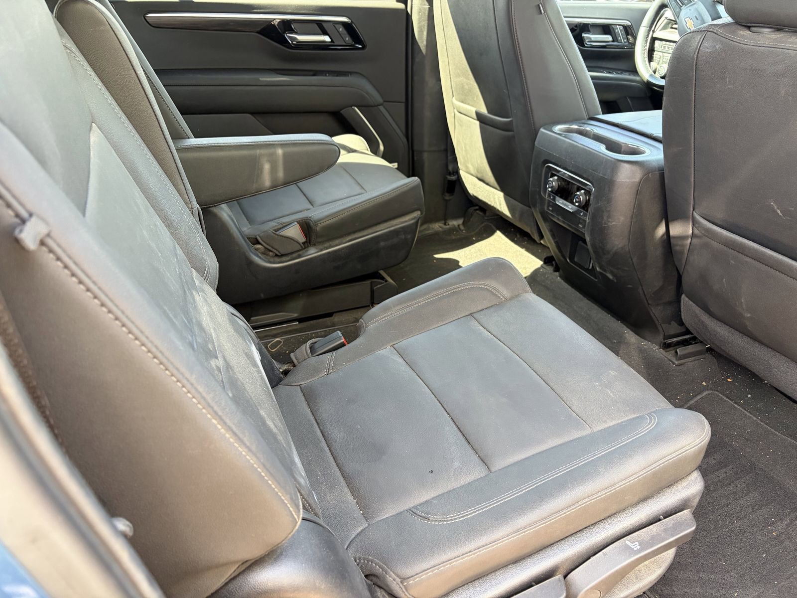 Certified 2025 Chevrolet Suburban LT w/ Comfort Package AWD/4WD image 10