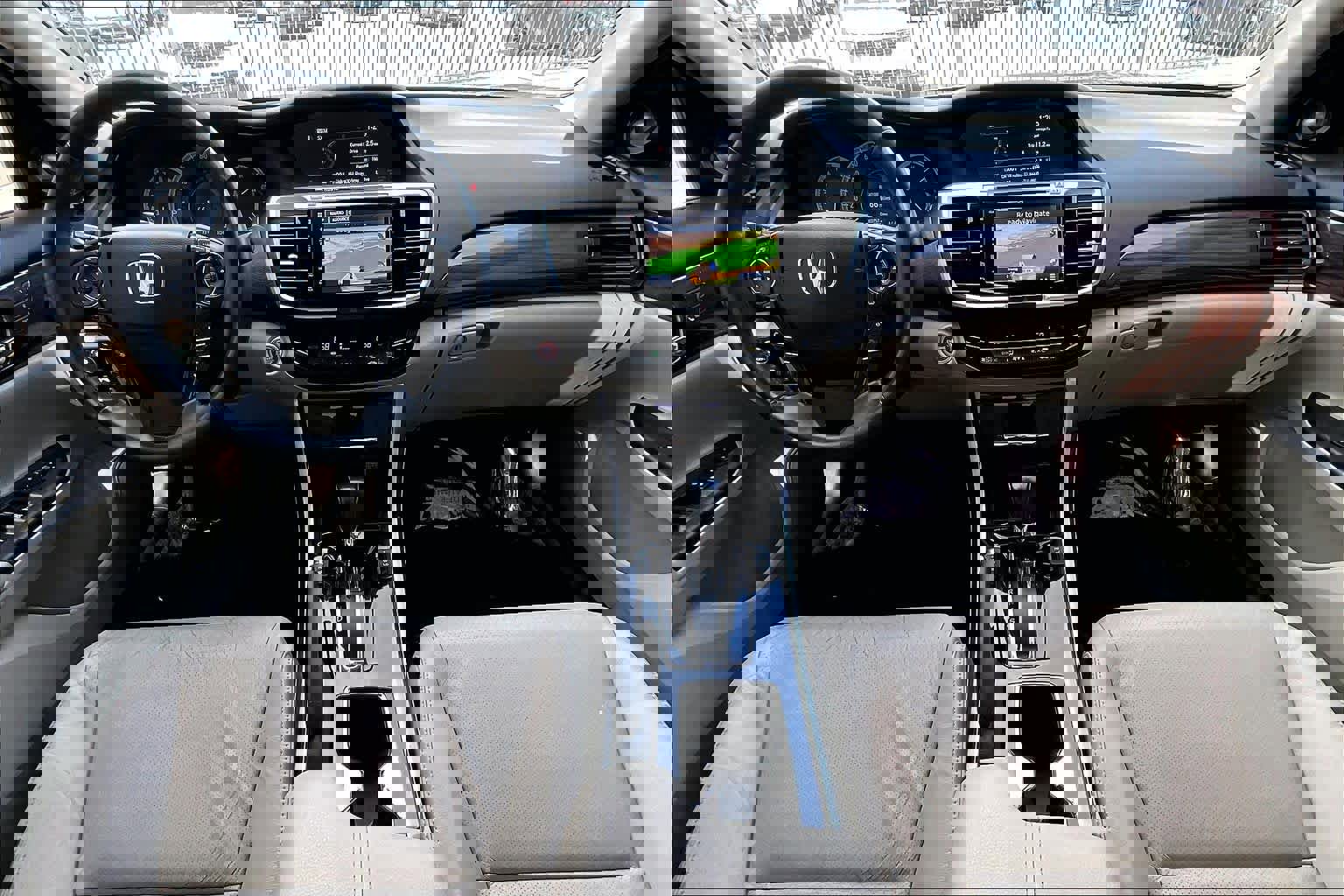 Used 2017 Honda Accord Touring image 15