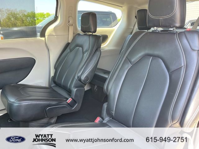 Used 2023 Chrysler Pacifica Touring-L image 21