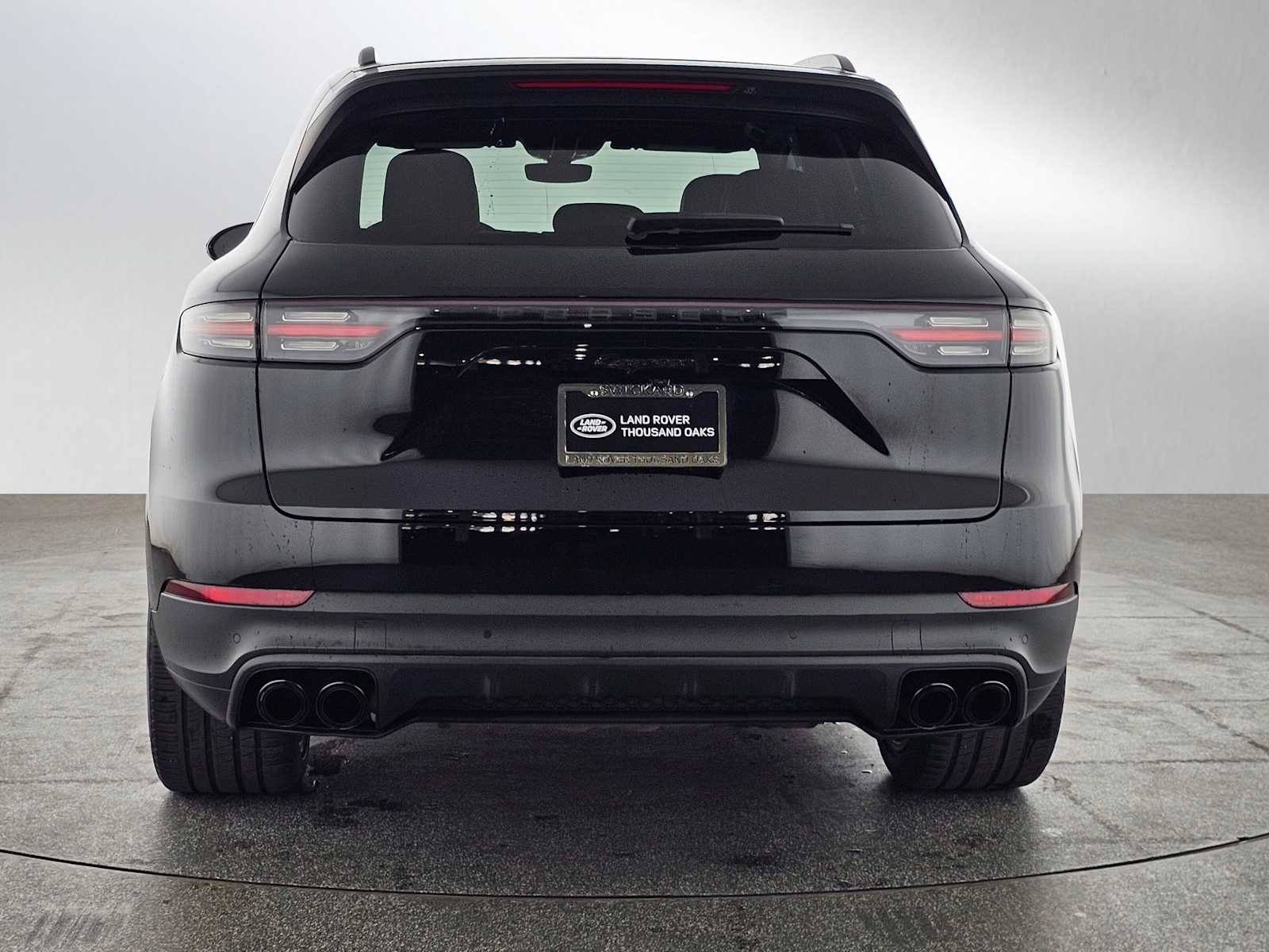 Used 2022 Porsche Cayenne Platinum Edition image 4