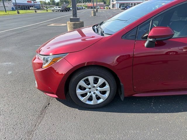 Certified 2025 Toyota Corolla LE FWD image 8