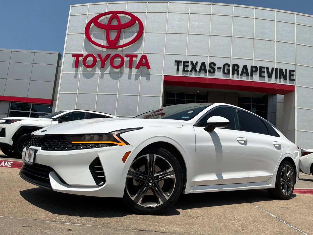 Used 2021 Kia K5 EX FWD image 2