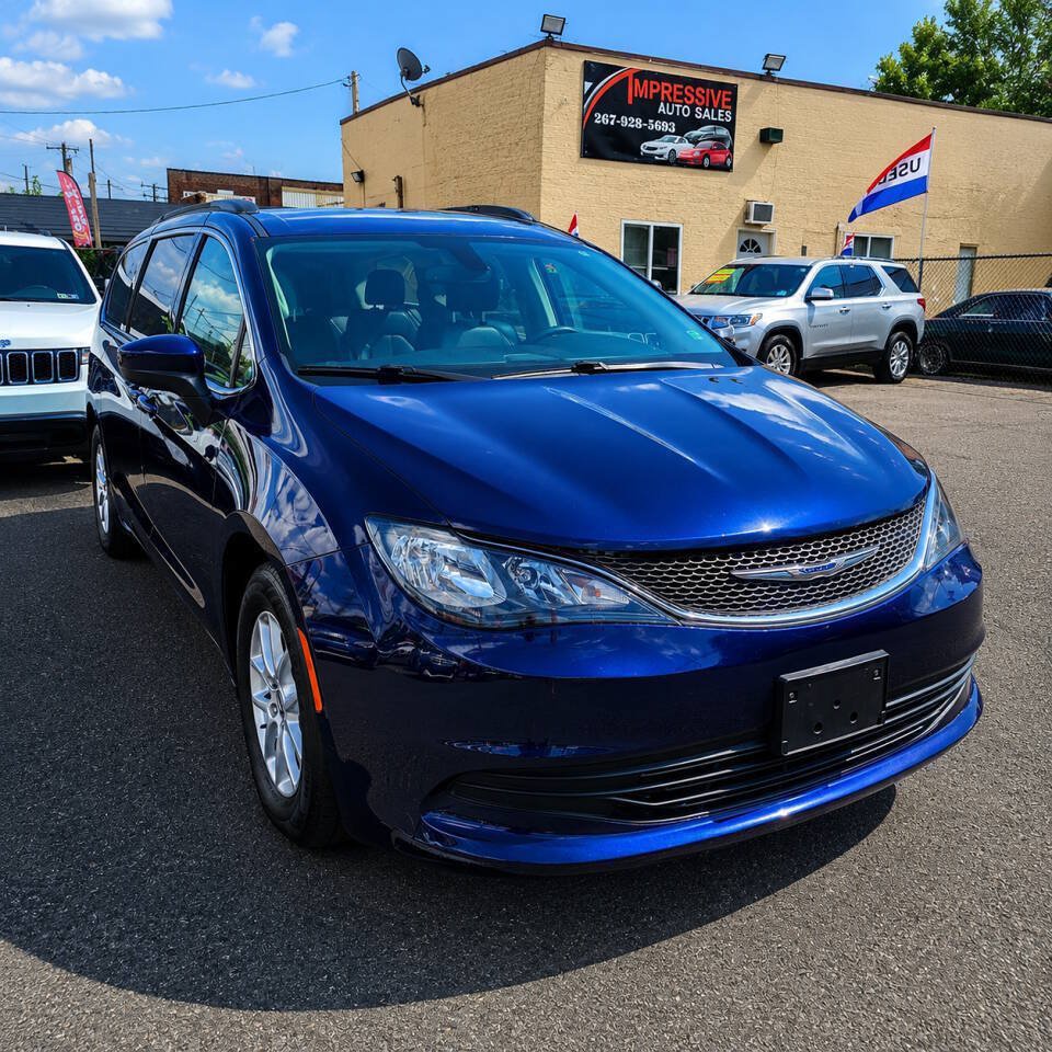 Used 2020 Chrysler Voyager Lxi FWD image 4