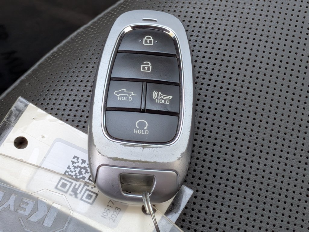 Used 2023 Hyundai Santa Cruz Limited AWD/4WD image 32