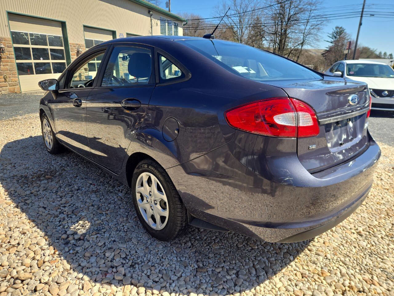 Used 2013 Ford Fiesta SE FWD image 5