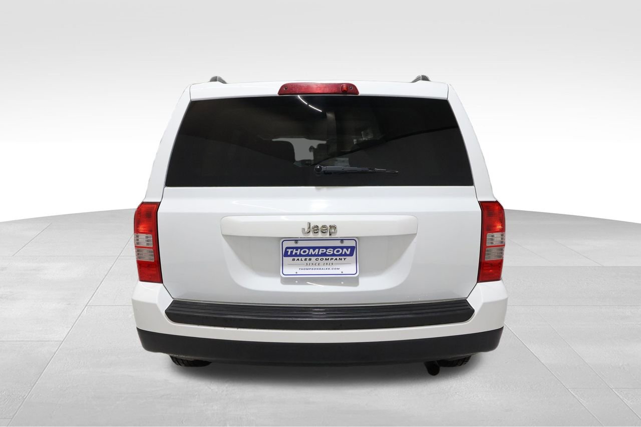 Used 2015 Jeep Patriot Sport w/ Power Value Group FWD image 2