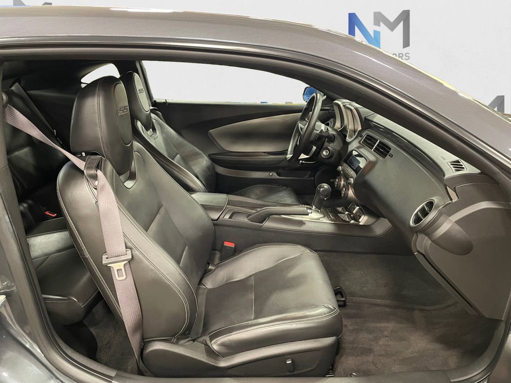 Used 2010 Chevrolet Camaro SS RWD image 15