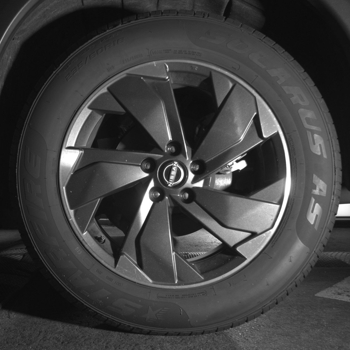 Used 2025 Nissan Rogue SV image 14