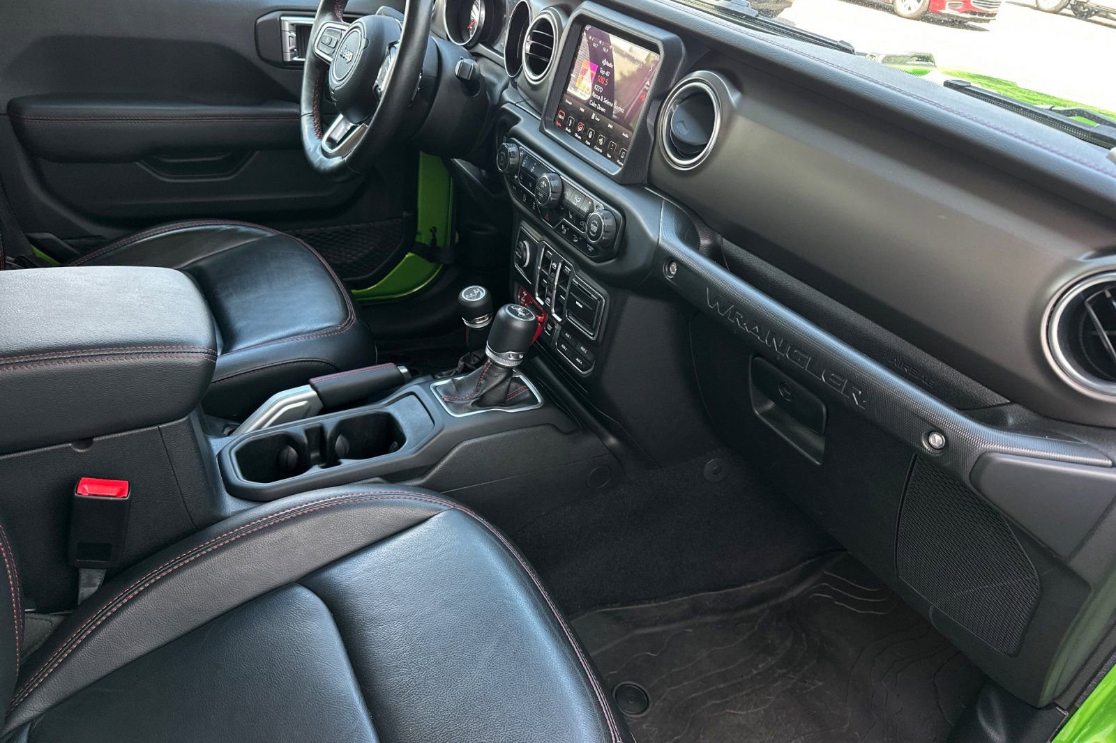 Used 2018 Jeep Wrangler Unlimited Rubicon AWD/4WD image 16