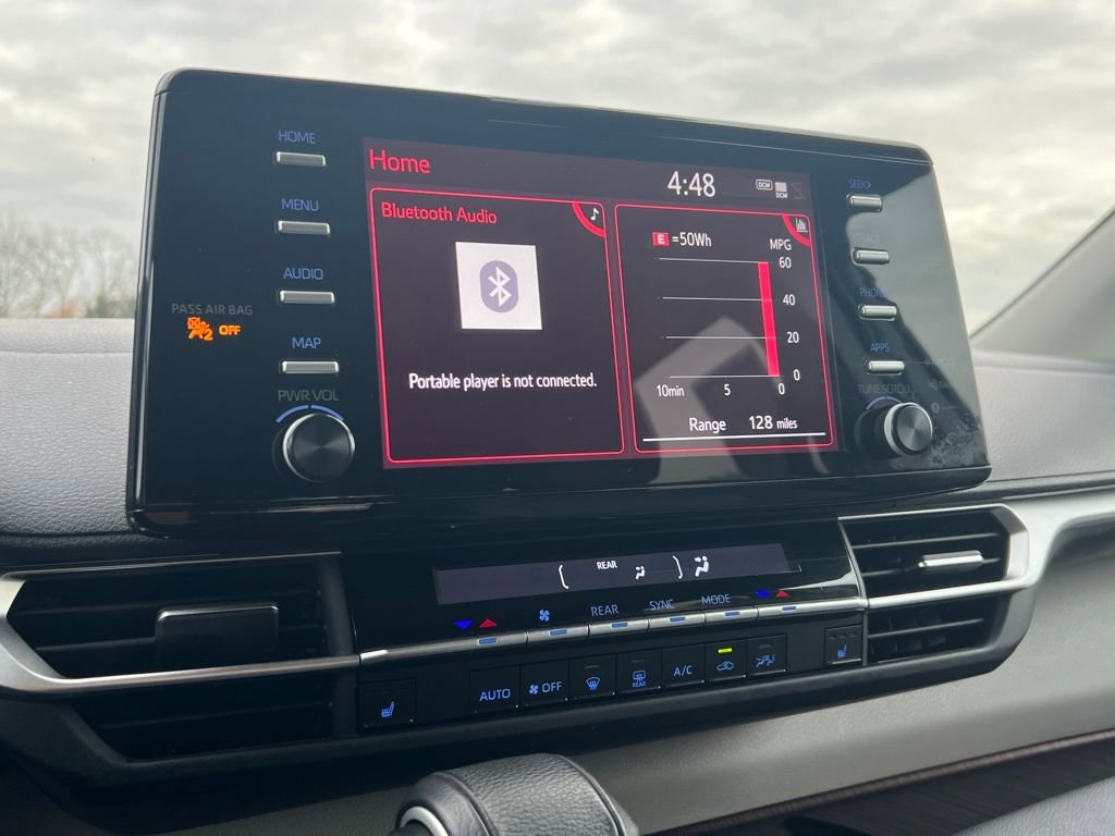 Used 2024 Toyota Sienna XLE image 28