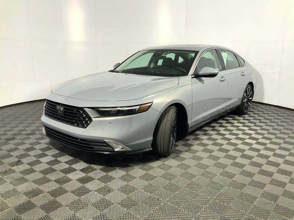 Used 2025 Honda Accord Touring image 11