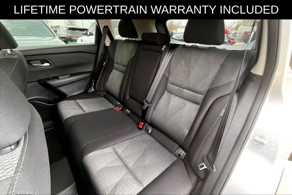 Used 2024 Nissan Rogue SV image 28