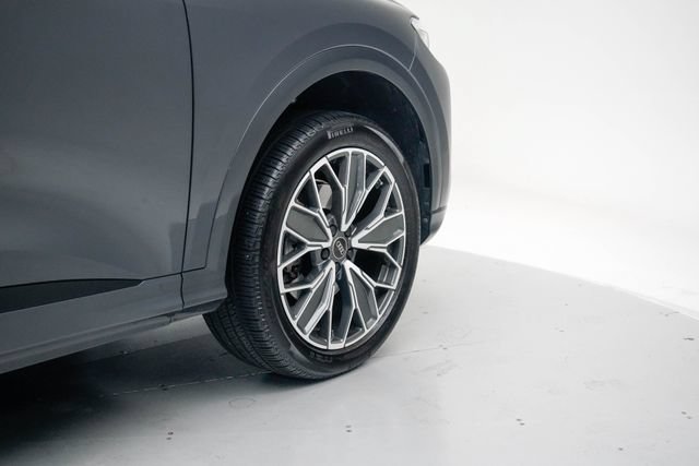 Used 2025 Audi Q5 Premium Plus AWD/4WD image 18