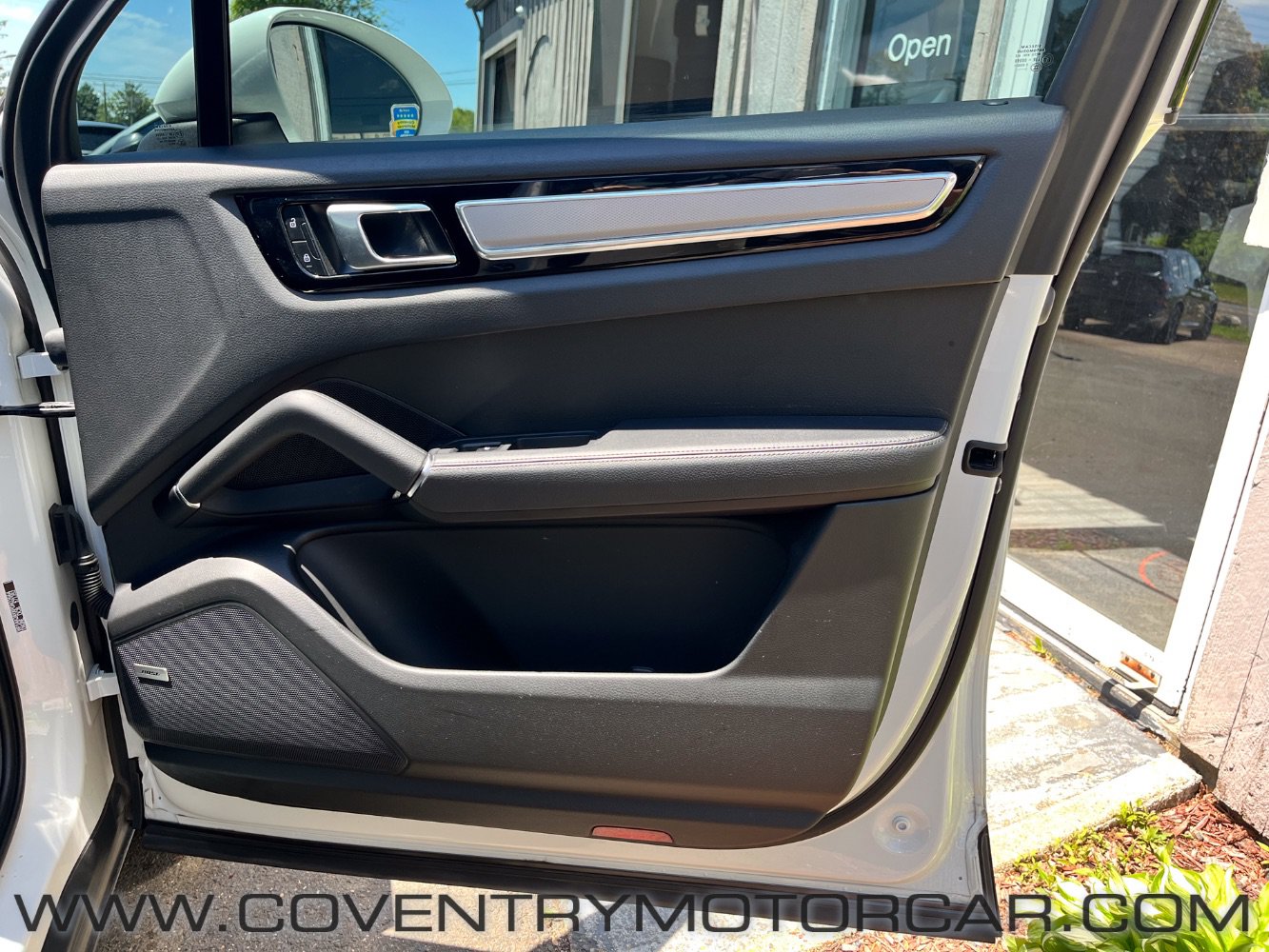 Used 2023 Porsche Cayenne Platinum Edition AWD/4WD image 42