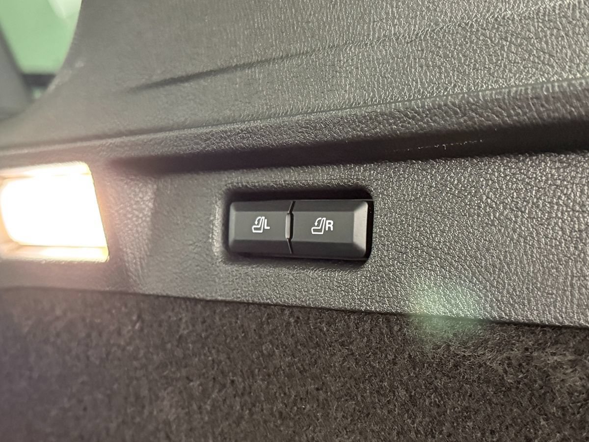 Used 2023 Lincoln Corsair Reserve w/ Equipment Group 201A AWD/4WD image 33