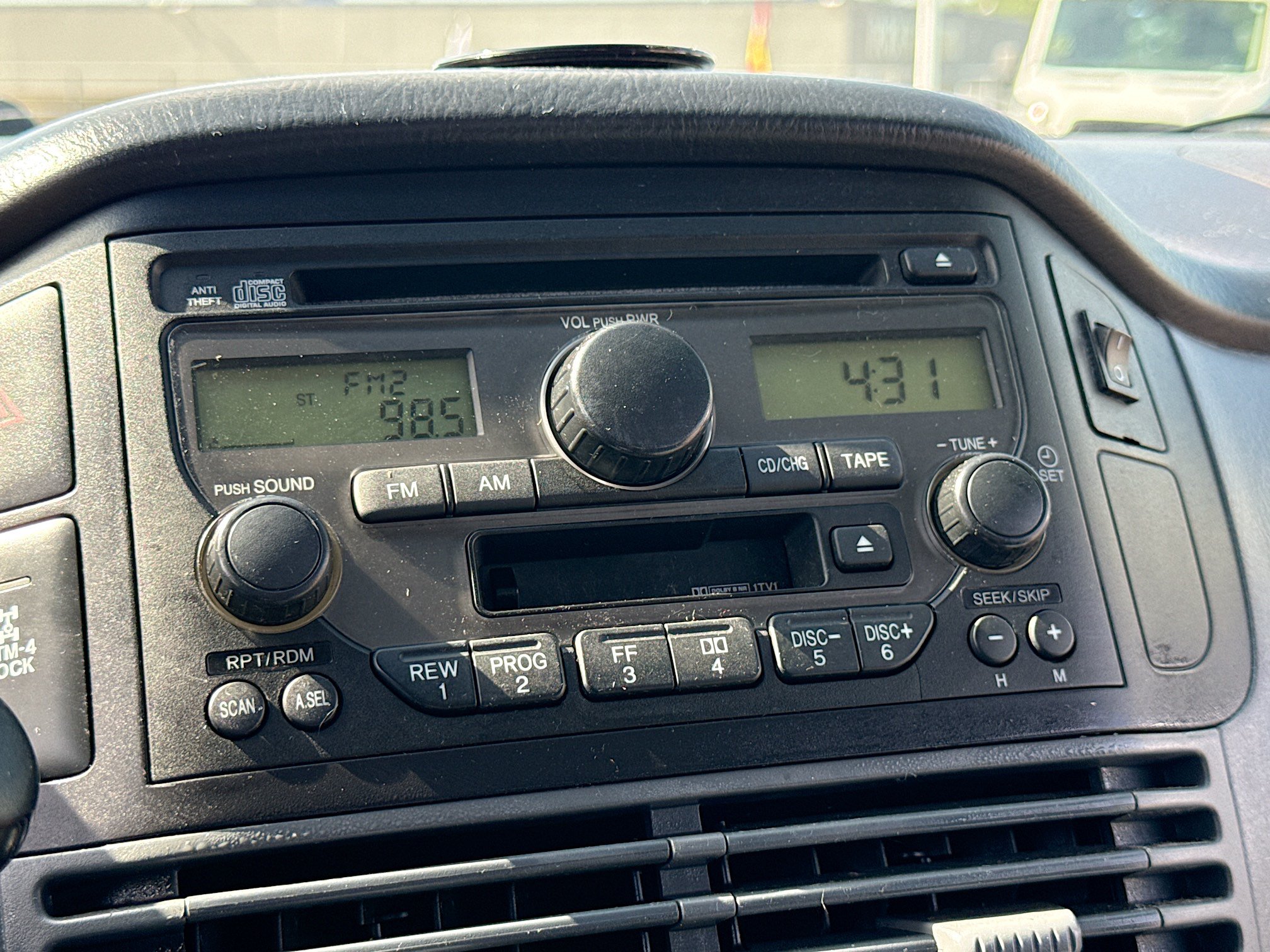 Used 2004 Honda Pilot EX image 9