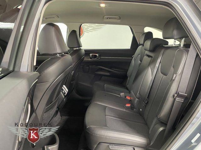 Used 2025 Kia Sorento S image 21