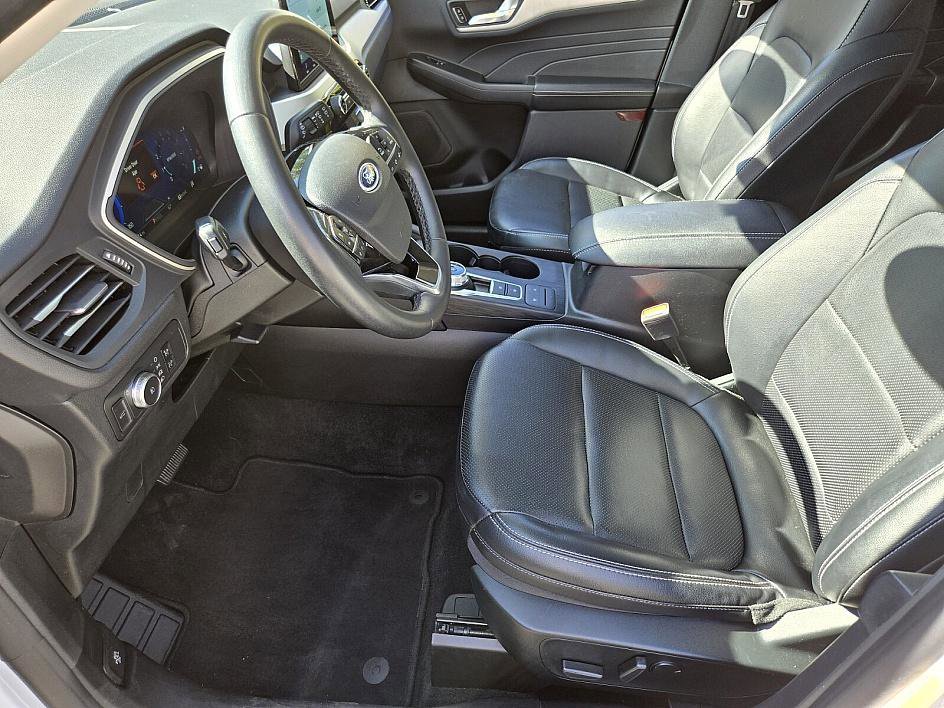 Certified 2022 Ford Escape SEL w/ Technology Package image 9