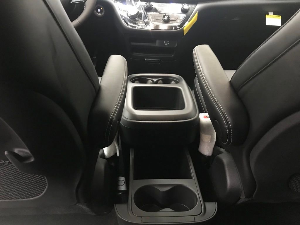 New 2026 Chrysler Pacifica Select w/ S Appearance Package image 29
