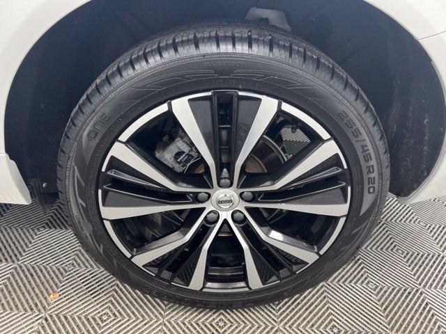 Certified 2024 Volvo XC60 B5 Plus w/ Protection Package Premier AWD/4WD image 10