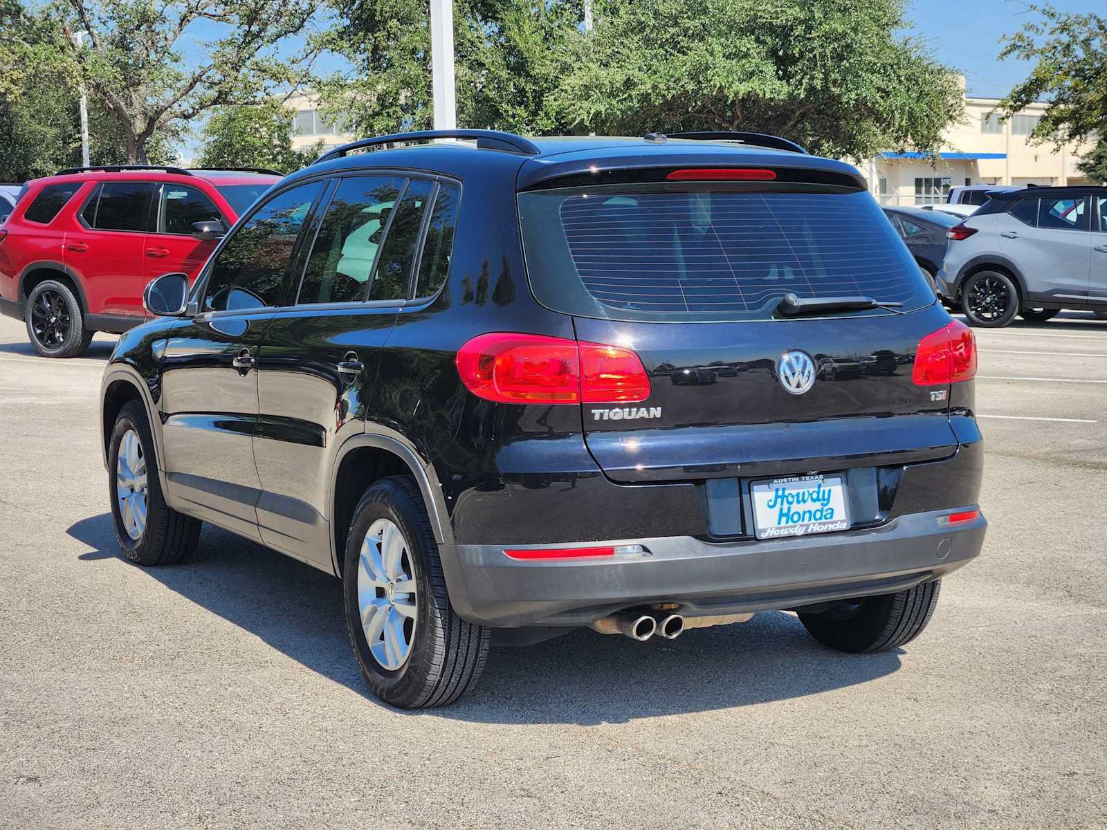 Used 2016 Volkswagen Tiguan S FWD image 5