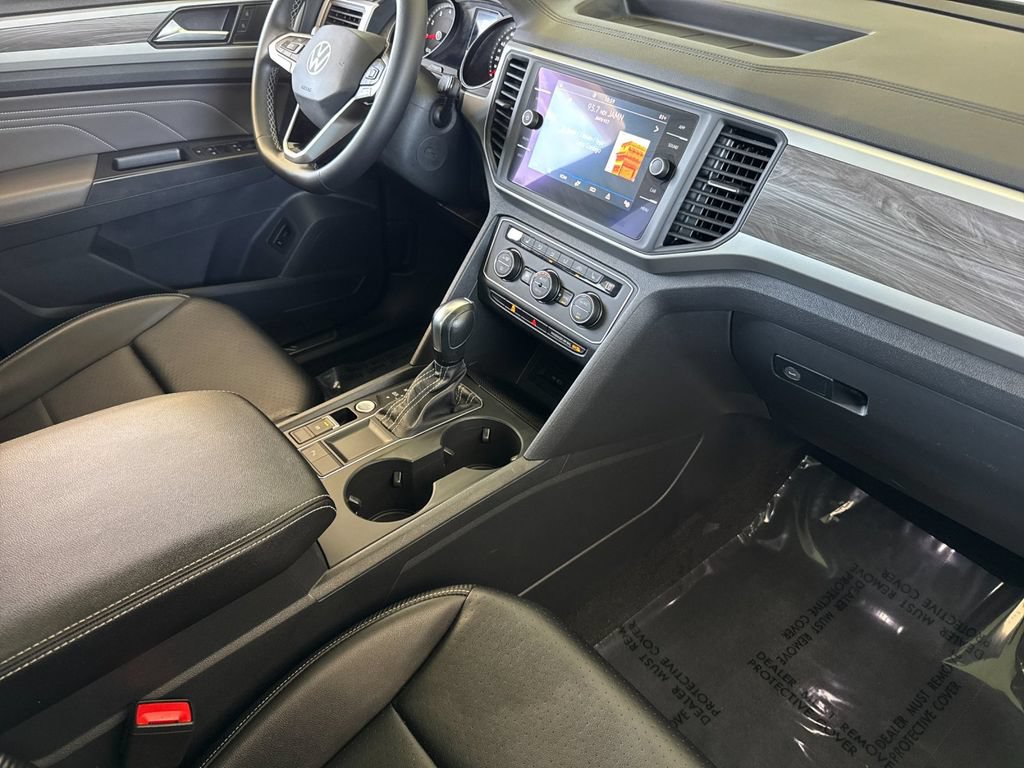 Used 2021 Volkswagen Atlas Cross Sport SE FWD image 15
