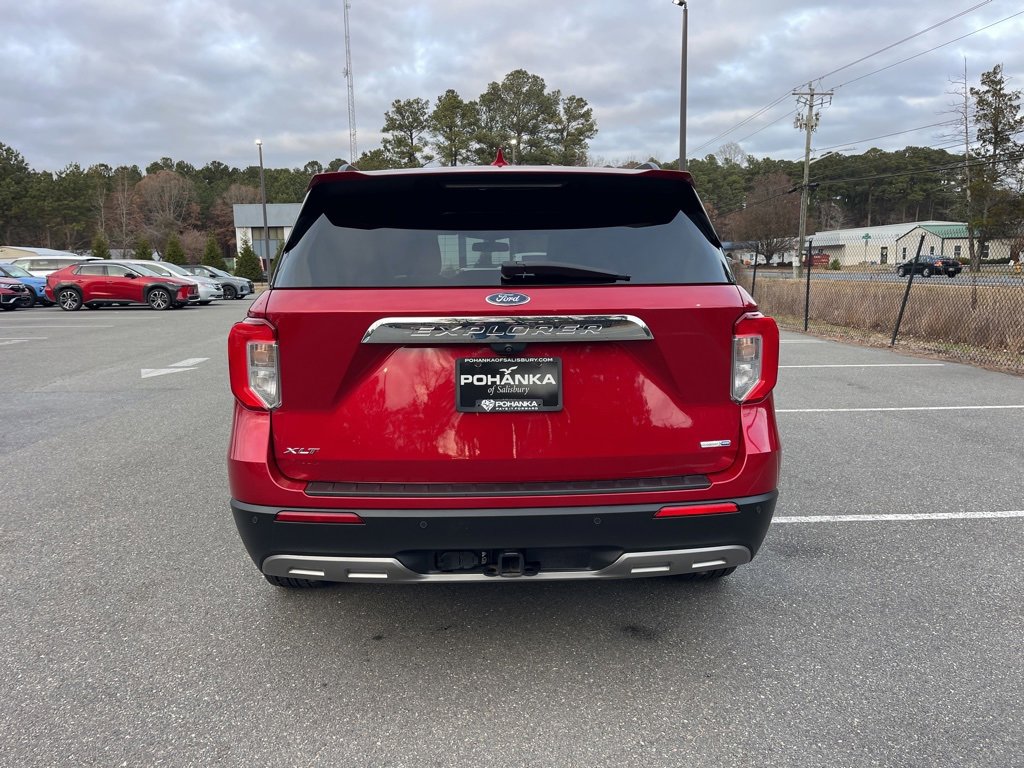 Used 2020 Ford Explorer XLT w/ Equipment Group 202A image 6