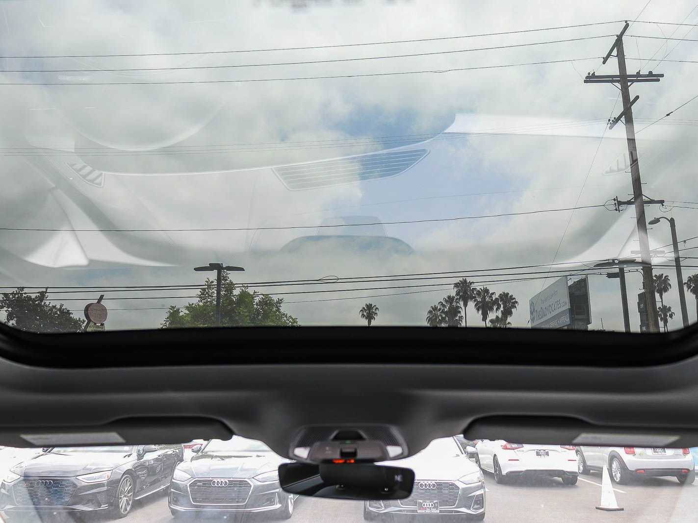 Used 2025 Audi Q6 e-tron Premium w/ Convenience Package RWD image 12