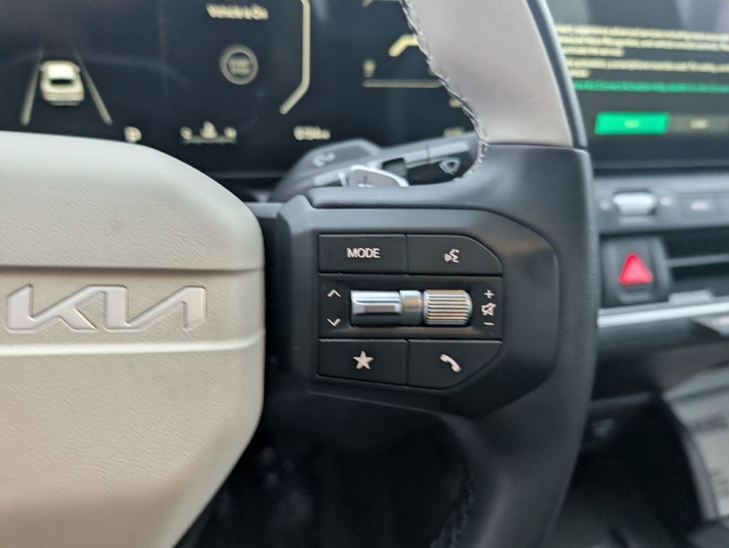 Used 2025 Kia K4 GT-Line w/ GT-Line Premium Package image 18