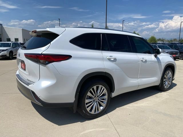 Used 2023 Toyota Highlander Platinum AWD/4WD image 5