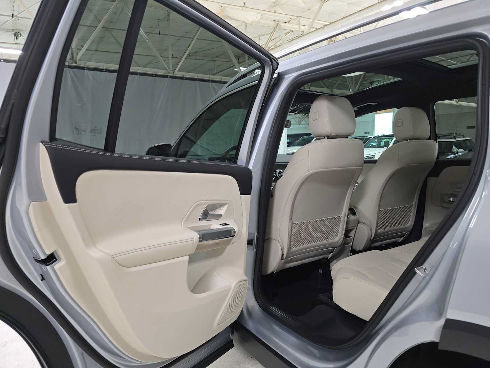 Used 2026 Mercedes-Benz GLB 250 4MATIC image 15