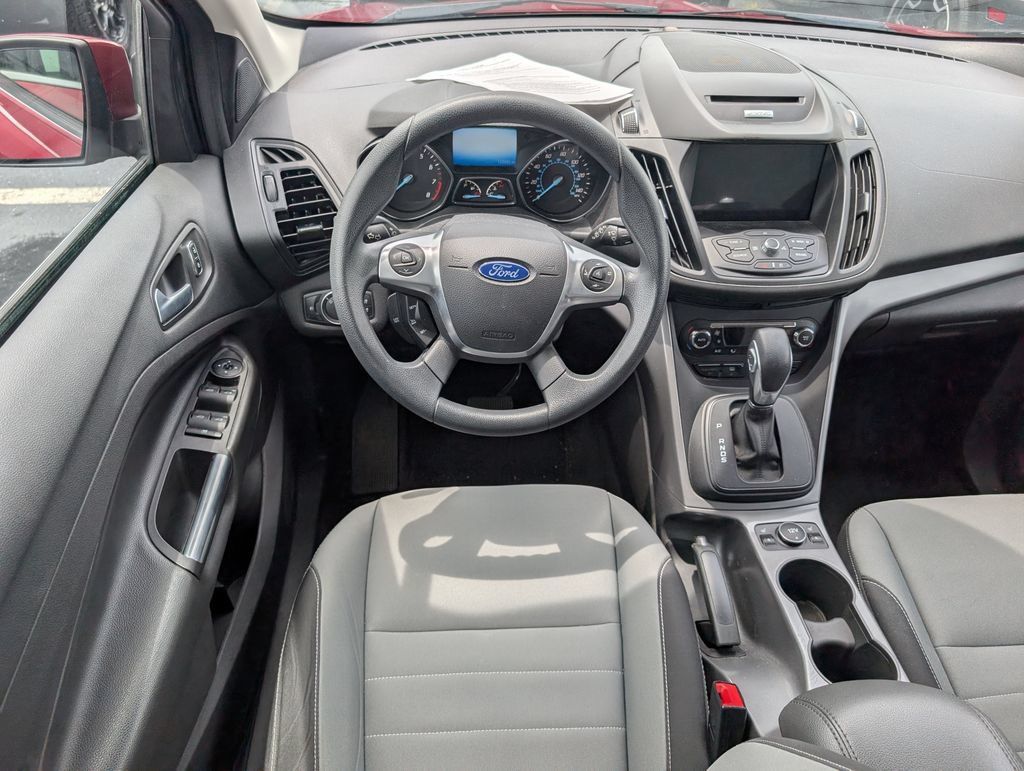 Used 2016 Ford Escape SE w/ Equipment Group 201A FWD image 8