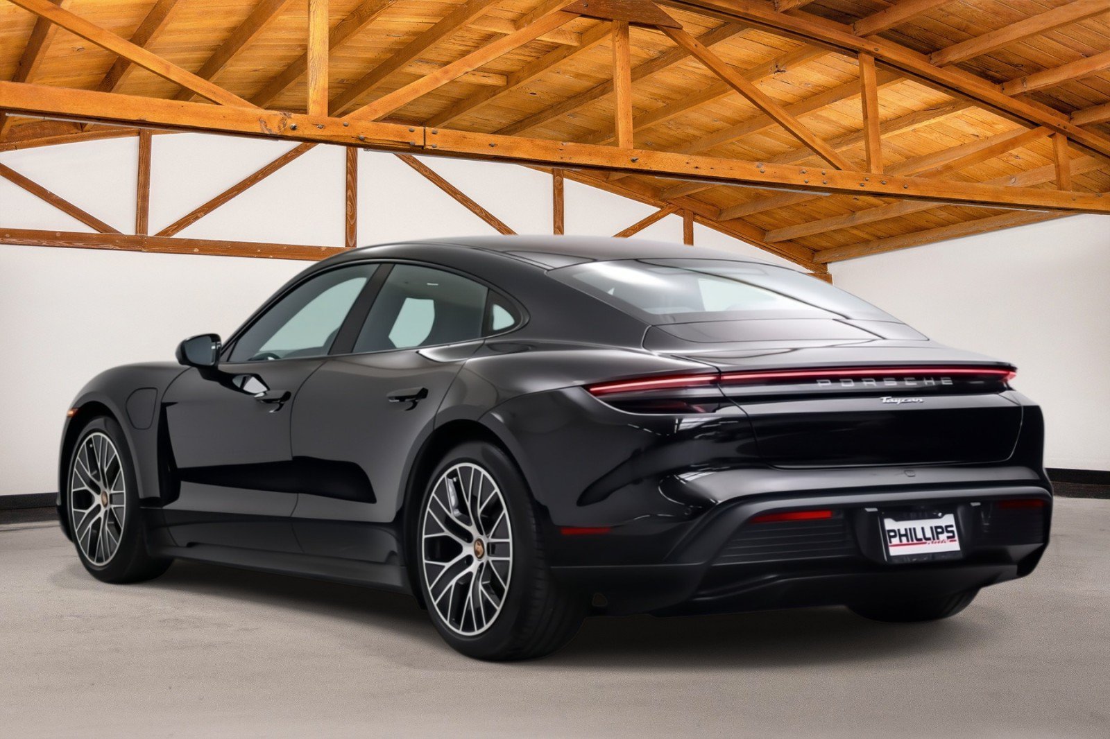 Used 2022 Porsche Taycan RWD image 3